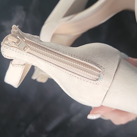 Dress Heels - Picture 6 of 7